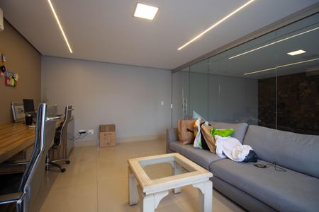 Casa de condomínio para alugar com 370m², 4 quartos e 6 vagasEscritório