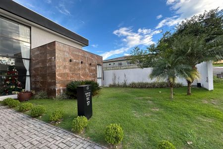 Casa de condomínio para alugar com 370m², 4 quartos e 6 vagasJardim