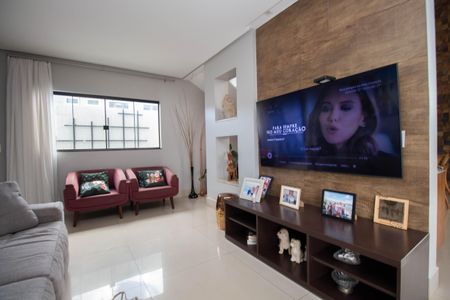 Casa de condomínio para alugar com 370m², 4 quartos e 6 vagasSala de TV