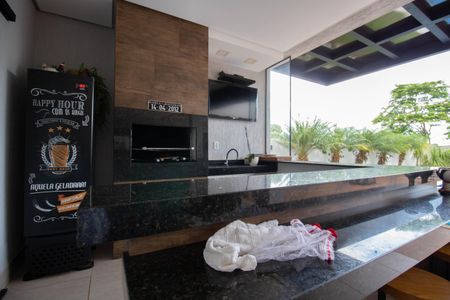 Casa de condomínio para alugar com 370m², 4 quartos e 6 vagasChurrasqueira