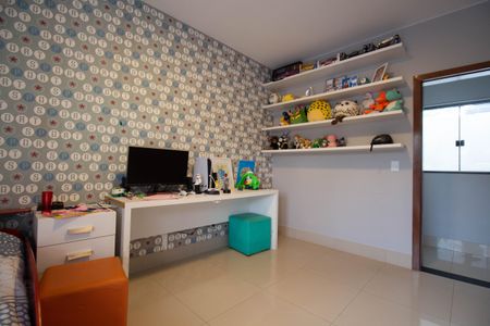 Casa de condomínio para alugar com 370m², 4 quartos e 6 vagasSuíte 1