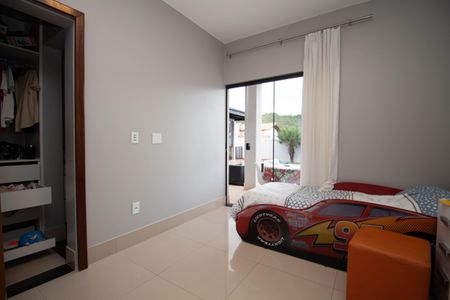 Casa de condomínio para alugar com 370m², 4 quartos e 6 vagasSuíte 1