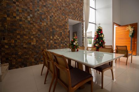 Casa de condomínio para alugar com 370m², 4 quartos e 6 vagasSala