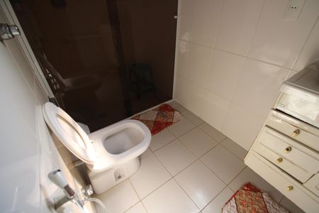 Casa de condomínio para alugar com 1500m², 4 quartos e 3 vagasBanheiro