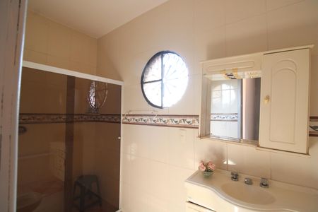 Casa de condomínio para alugar com 1500m², 4 quartos e 3 vagasBanheiro