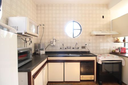 Casa de condomínio para alugar com 1500m², 4 quartos e 3 vagasCozinha