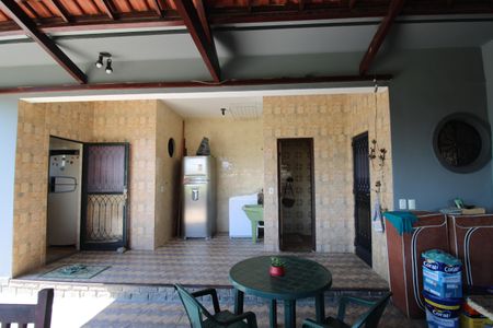 Casa de condomínio para alugar com 1500m², 4 quartos e 3 vagasFundos da casa 