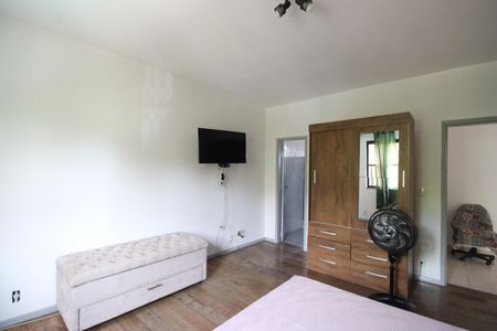 Casa de condomínio para alugar com 1500m², 4 quartos e 3 vagasSuíte