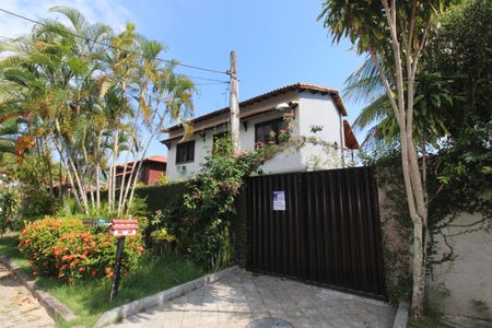 Casa de condomínio para alugar com 1500m², 4 quartos e 3 vagasPlaca