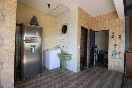 Casa de condomínio para alugar com 1500m², 4 quartos e 3 vagasÁrea de serviço