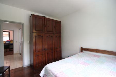 Casa de condomínio para alugar com 1500m², 4 quartos e 3 vagasQuarto 2