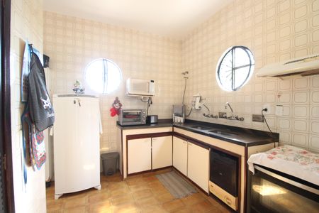 Casa de condomínio para alugar com 1500m², 4 quartos e 3 vagasCozinha