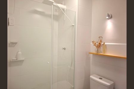 Banheiro de apartamento à venda com 1 quarto, 27m² em Vila Butantã, São Paulo