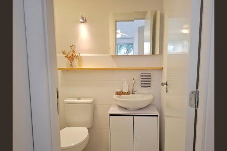 Banheiro de apartamento à venda com 1 quarto, 27m² em Vila Butantã, São Paulo