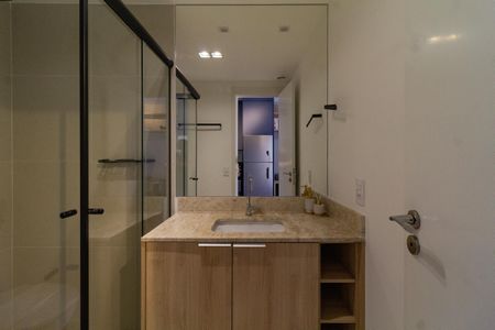 Banheiro de kitnet/studio à venda com 1 quarto, 30m² em Pompeia, São Paulo