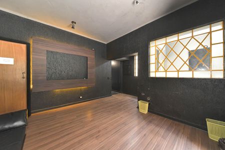 Casa à venda com 246m², 3 quartos e 3 vagasSala