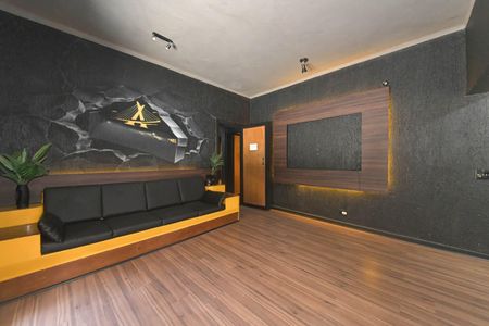 Casa à venda com 246m², 3 quartos e 3 vagasSala
