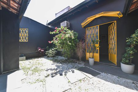 Casa à venda com 246m², 3 quartos e 3 vagasQuintal