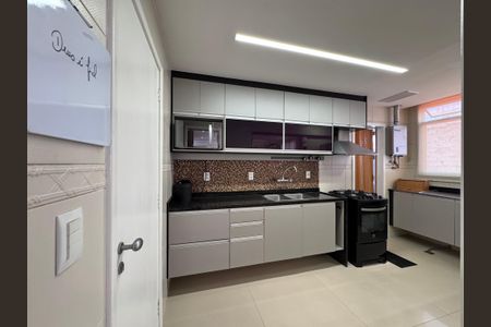 Apartamento à venda com 88m², 2 quartos e 2 vagasCozinha e Área de Serviço