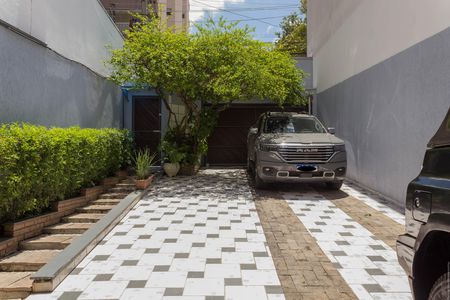Casa à venda com 263m², 4 quartos e 6 vagas Casa à venda com 263m², 4 quartos e 6 vagasGaragem
