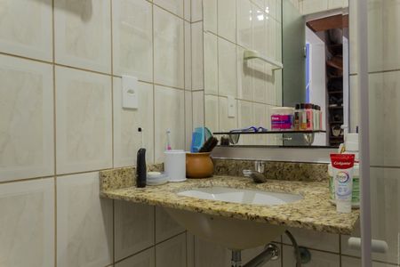 Casa à venda com 263m², 4 quartos e 6 vagas Casa à venda com 263m², 4 quartos e 6 vagasBanheiro da Suíte 1