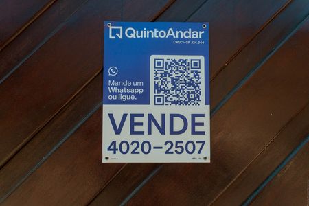 Casa à venda com 263m², 4 quartos e 6 vagas Casa à venda com 263m², 4 quartos e 6 vagasFachada