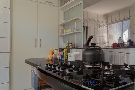 Casa à venda com 263m², 4 quartos e 6 vagas Casa à venda com 263m², 4 quartos e 6 vagasCozinha