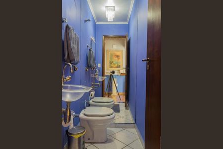 Casa à venda com 263m², 4 quartos e 6 vagas Casa à venda com 263m², 4 quartos e 6 vagasLavabo