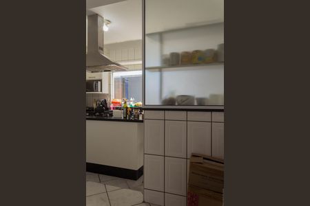 Casa à venda com 263m², 4 quartos e 6 vagas Casa à venda com 263m², 4 quartos e 6 vagasÁrea de Serviço