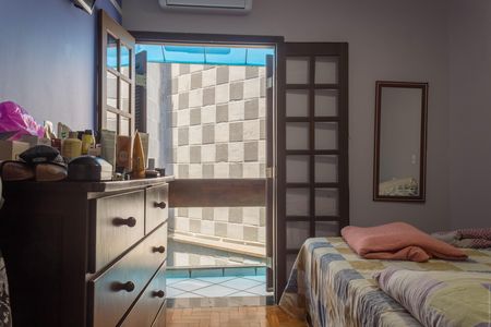 Casa à venda com 263m², 4 quartos e 6 vagas Casa à venda com 263m², 4 quartos e 6 vagasSuíte 1