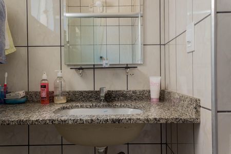 Casa à venda com 263m², 4 quartos e 6 vagas Casa à venda com 263m², 4 quartos e 6 vagasBanheiro da Suíte 2