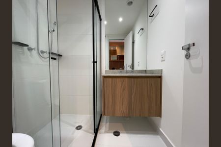 Banheiro de kitnet/studio para alugar com 1 quarto, 28m² em Butantã, São Paulo