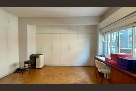 Apartamento para alugar com 188m², 3 quartos e 1 vagaSuite