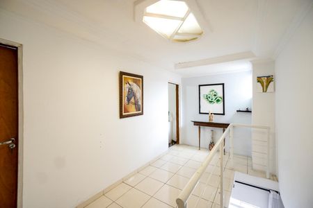 Casa à venda com 150m², 4 quartos e 1 vagaHall da escada