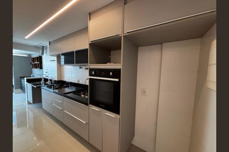 Apartamento para alugar com 74m², 2 quartos e 2 vagasCozinha