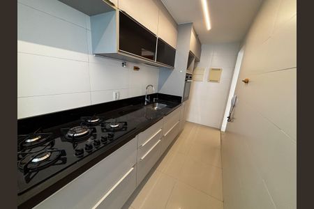 Apartamento para alugar com 74m², 2 quartos e 2 vagasCozinha