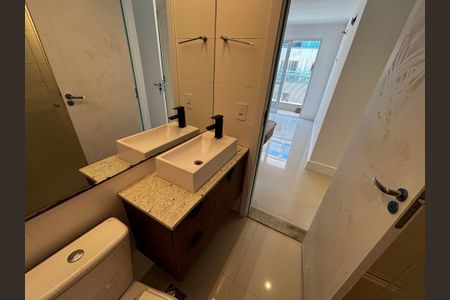 Apartamento para alugar com 74m², 2 quartos e 2 vagasBanheiro da Suíte