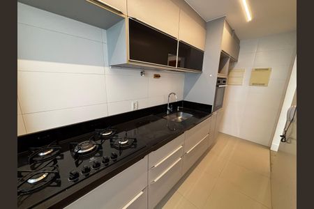 Apartamento para alugar com 74m², 2 quartos e 2 vagasCozinha