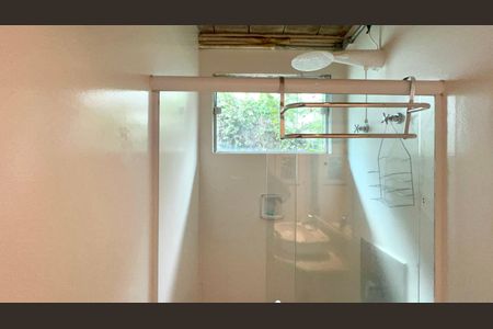 Casa à venda com 110m², 2 quartos e 2 vagasBanheiro da Suíte 1