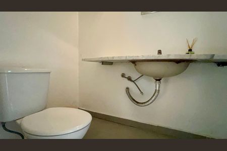 Casa à venda com 110m², 2 quartos e 2 vagasBanheiro da Suíte 2
