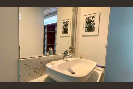 Casa à venda com 110m², 2 quartos e 2 vagasBanheiro da Suíte 1