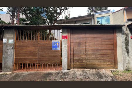 Casa à venda com 110m², 2 quartos e 2 vagasFachada