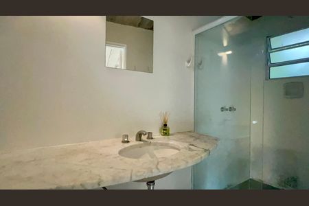 Casa à venda com 110m², 2 quartos e 2 vagasBanheiro da Suíte 2
