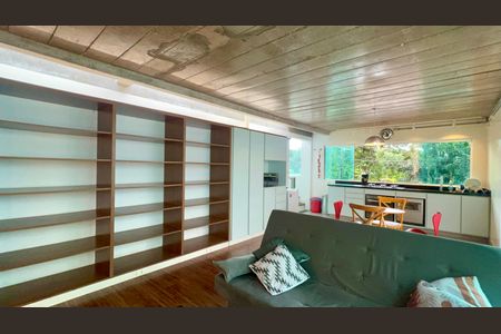 Casa à venda com 110m², 2 quartos e 2 vagasSala