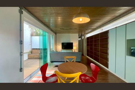 Casa à venda com 110m², 2 quartos e 2 vagasCozinha