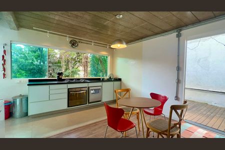 Casa à venda com 110m², 2 quartos e 2 vagasCozinha