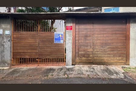 Casa à venda com 110m², 2 quartos e 2 vagasFachada