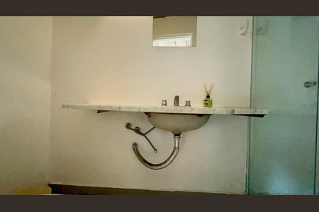 Casa à venda com 110m², 2 quartos e 2 vagasBanheiro da Suíte 2