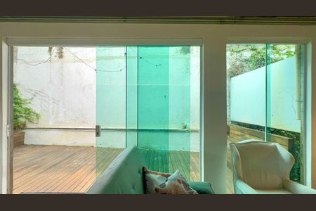 Casa à venda com 110m², 2 quartos e 2 vagasSala