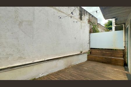 Casa à venda com 110m², 2 quartos e 2 vagasDeck